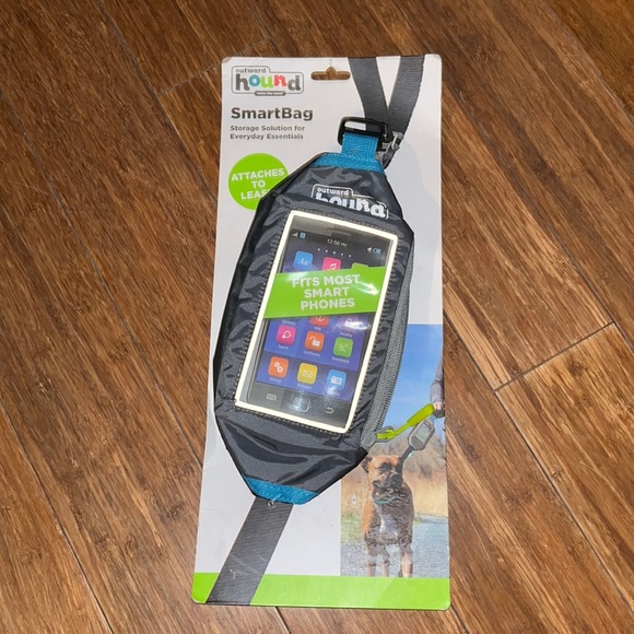 Outward Hound Smartbag phone bag NWT